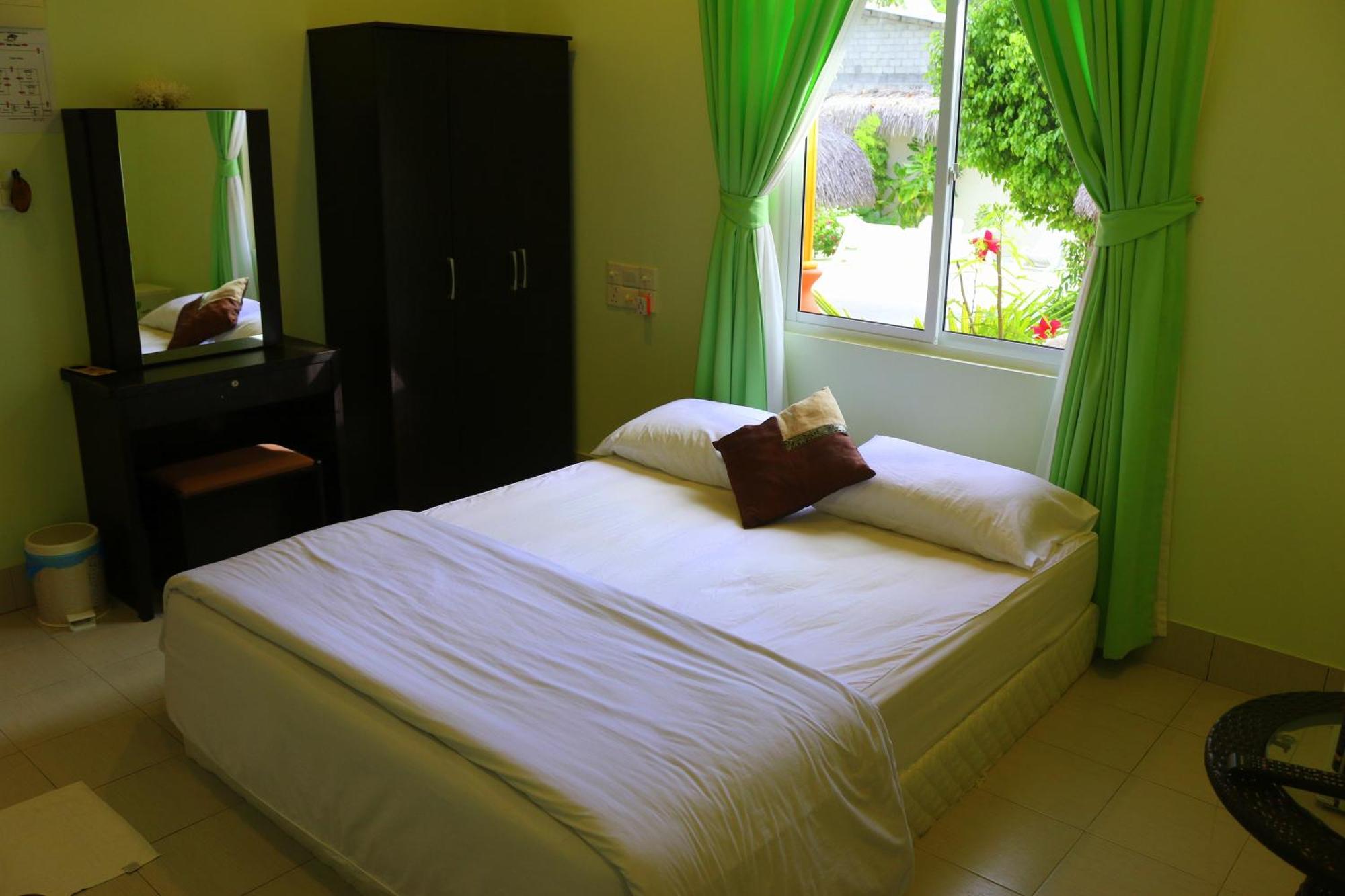 Ras Beach Inn Rasdhoo Екстериор снимка